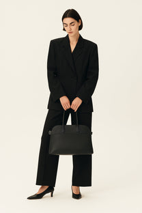 <tc>The Row</tc> กระเป๋า Margaux 12 นุ่ม ทำจากหนัง