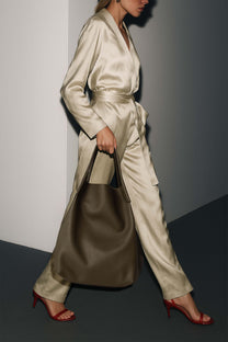 <tc>Loro Piana</tc> 女士超大號 Bale Hobo 包