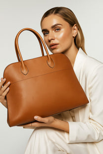 <tc>The Row</tc> Sac Margaux 15 souple en cuir