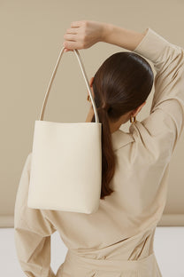<tc>The Row</tc> ミディアム N/S パーク トートバッグ（レザー）
