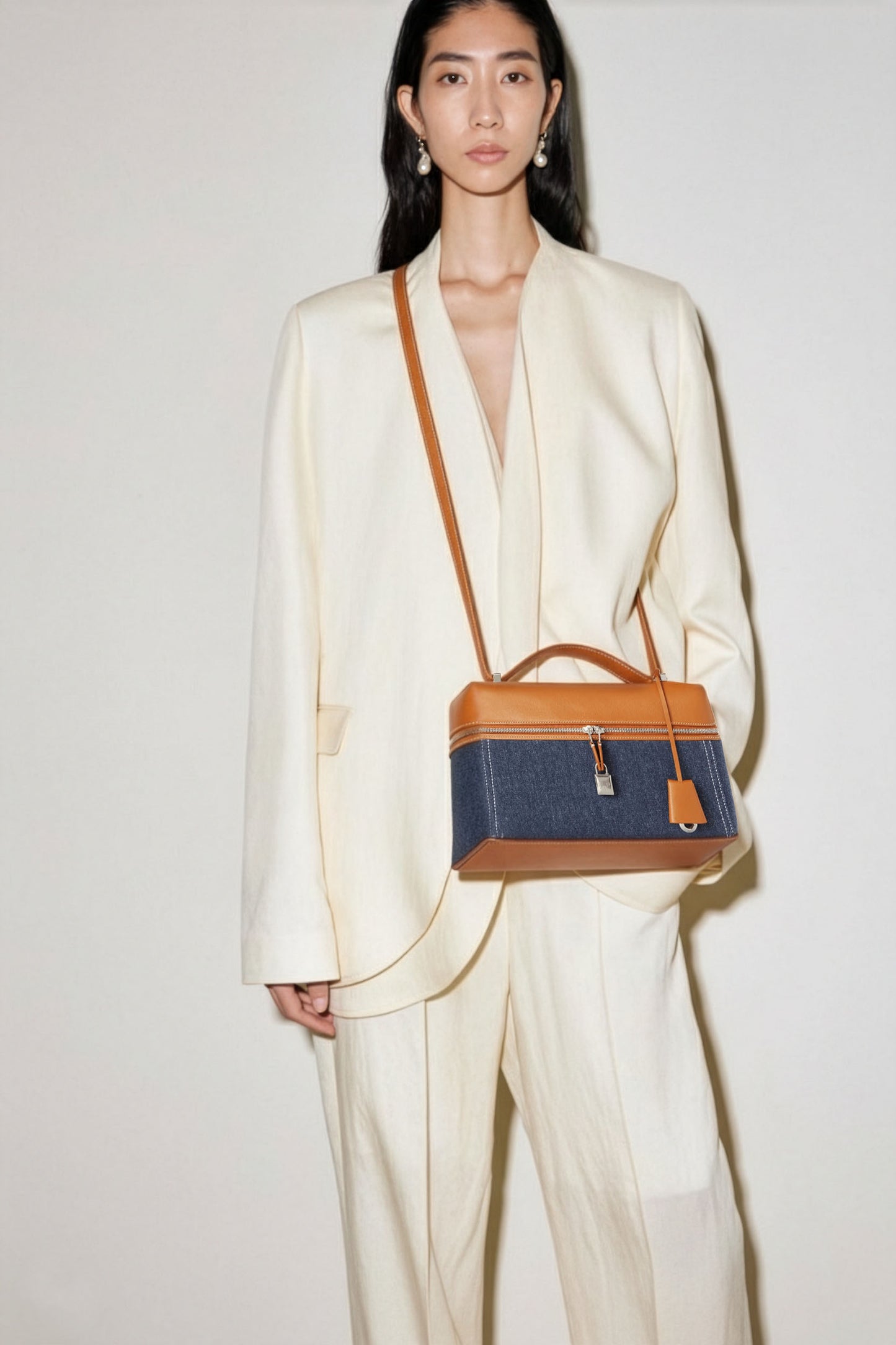 <tc>Loro Piana</tc> 女士 Extra 包 L27
