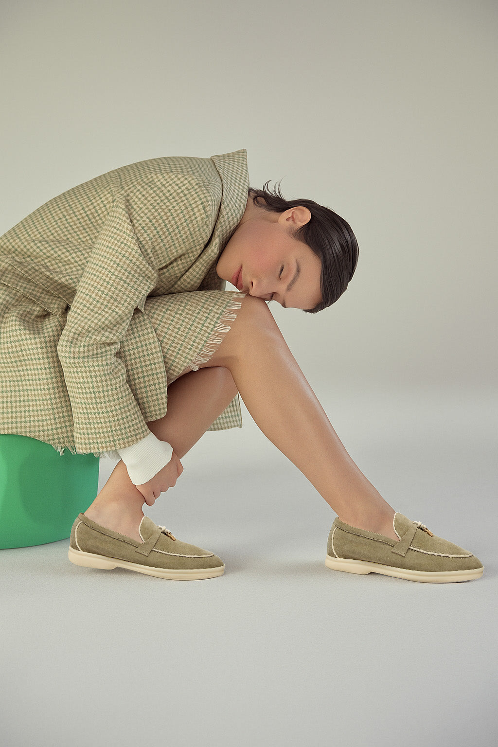 <tc>Loro Piana</tc> 女士夏季 Charms Walk 樂福鞋（絨面革）