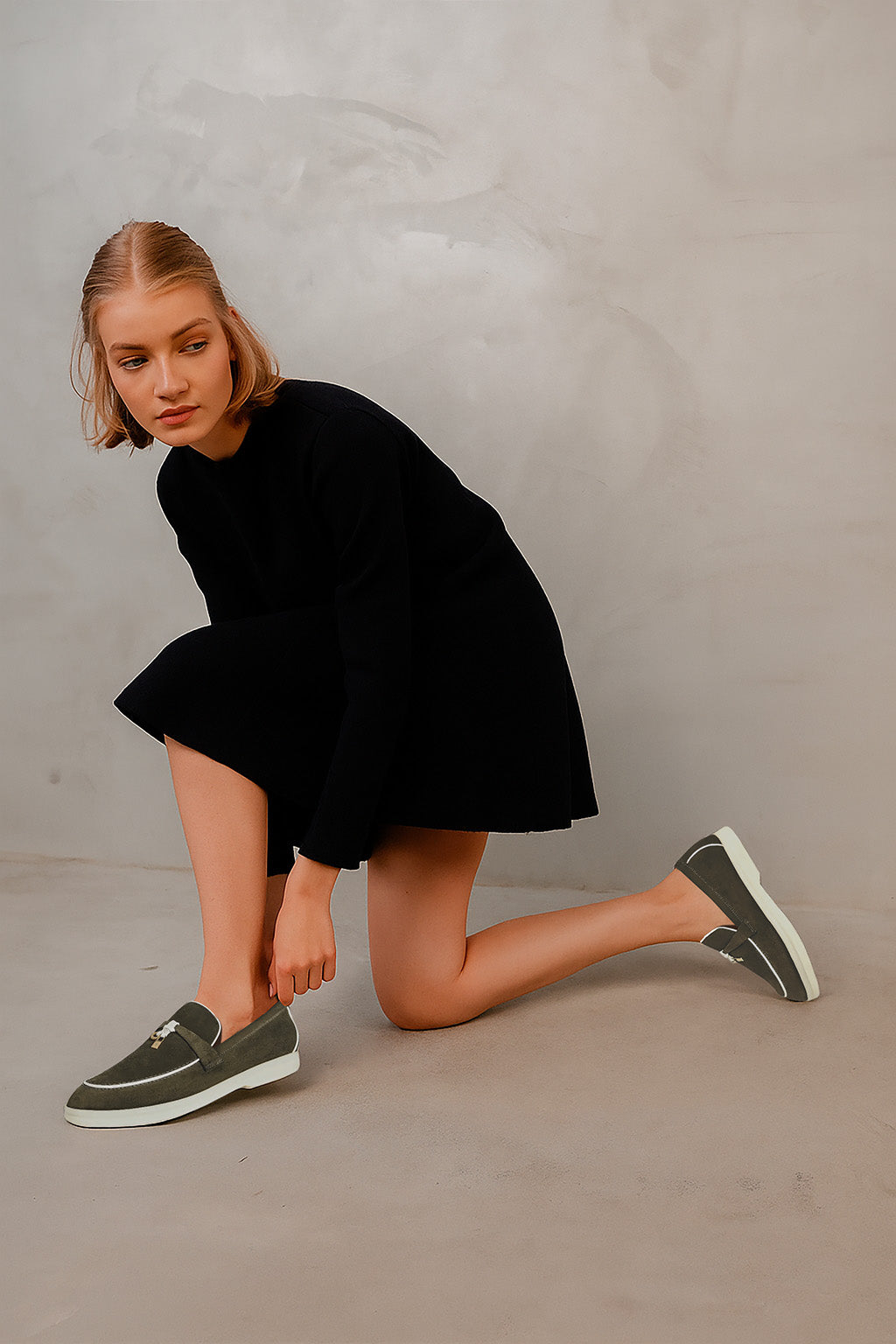 <tc>Loro Piana</tc> 女士夏季 Charms Walk 樂福鞋（絨面革、絨面山羊皮）
