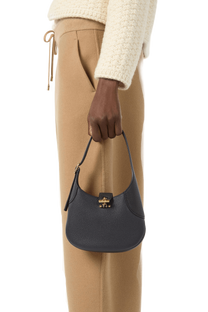 <tc>Loro Piana</tc> กระเป๋าผ้ากระสอบมินิสำหรับคุณผู้หญิง