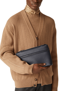<tc>Loro Piana</tc> Bolsa extra para hombre L29
